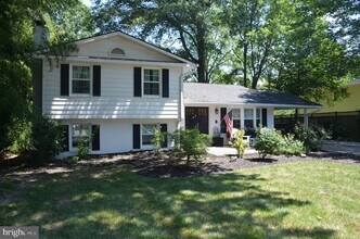 Building Photo - 8705 Yardley Dr