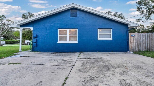 Foto del edificio - 2545 Hillsdale Ave