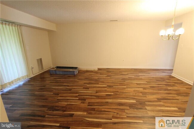Building Photo - 1103 Aspen Dr