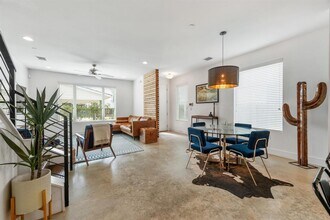 Building Photo - 1128 Gunter St