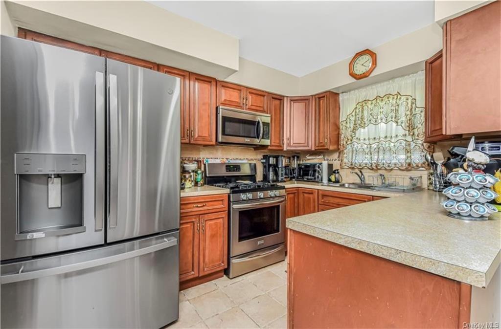 Foto principal - 1008 Balcom Ave