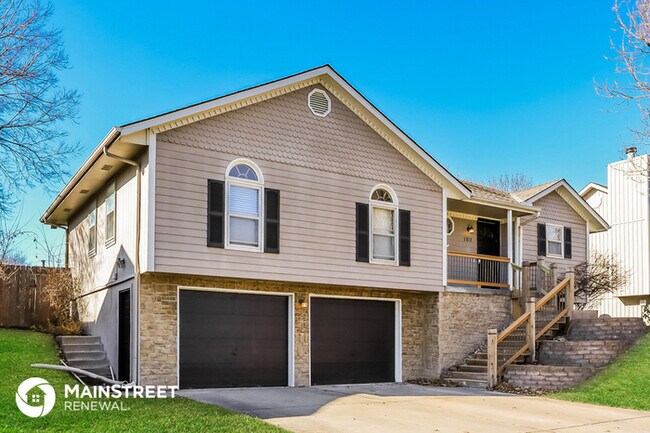 Building Photo - 1312 NE Ball Dr
