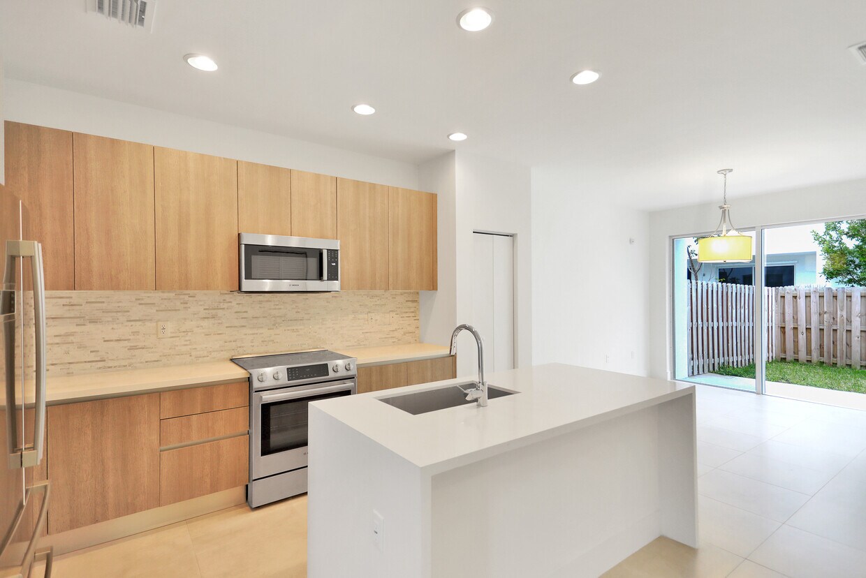 Foto principal - 10270 NW 72nd Terrace