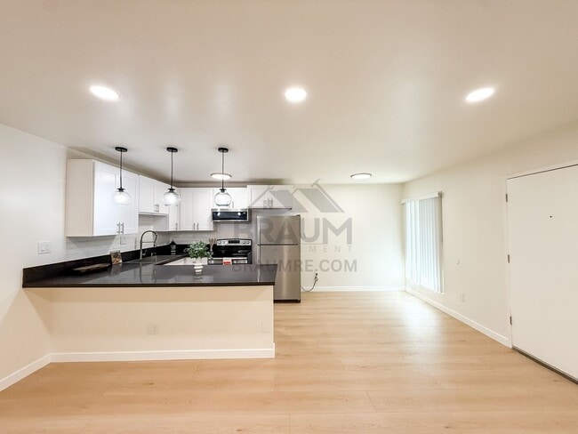 Building Photo - 5611 Fulcher Ave