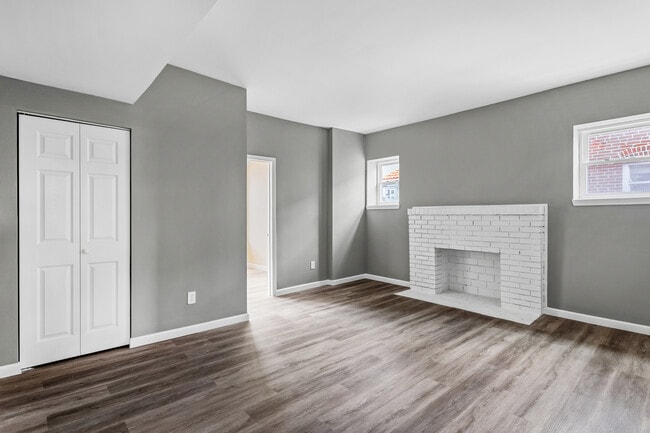 Foto del edificio - 5582 Pershing Ave