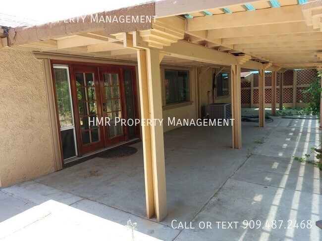 Building Photo - House on quite cul de sac with big back yard