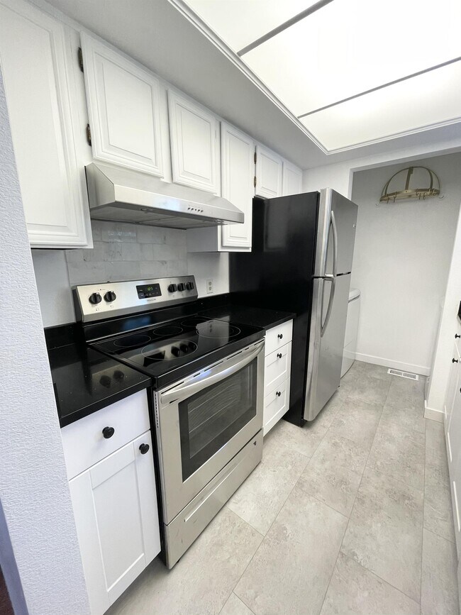 Foto del edificio - 6878 Countrywoods Cir