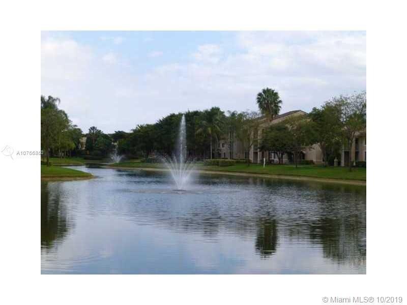 Foto principal - 12160 St Andrews Pl