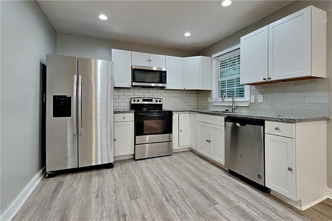 Building Photo - 62 Loxley Ct