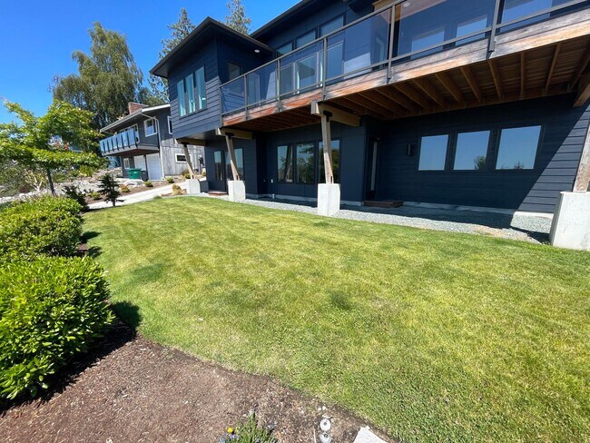 Building Photo - 4920 Heather Drive