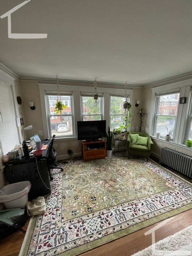 Building Photo - BRIGHT AND SUNNY 4 BED IN BRIGHTON!!!