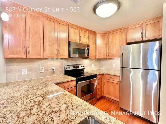 Foto del edificio - Bright Ballston Condo!