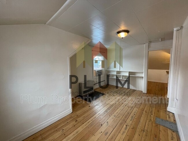 Building Photo - 807 Bulwer St
