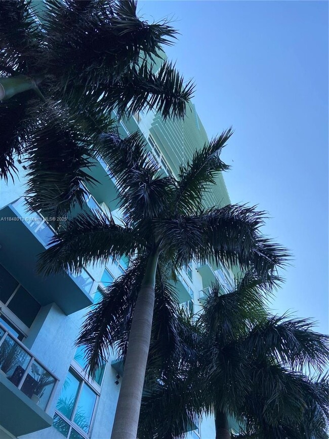 Building Photo - 1900 N Bayshore Dr