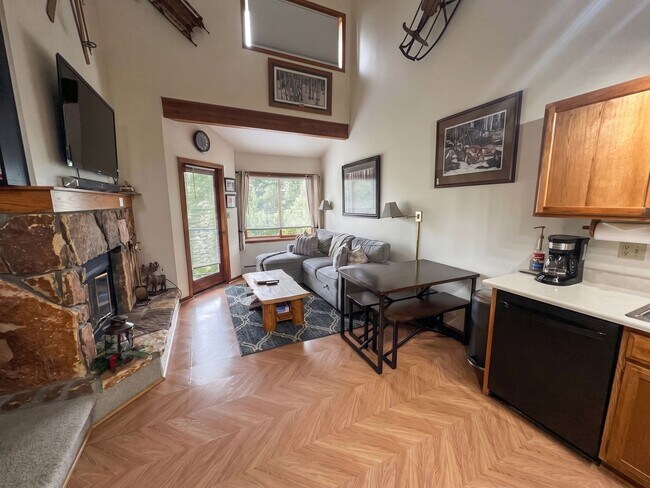 Foto del edificio - Updated Studio with Incredible Mountain Views – Silverthorne, Colorado