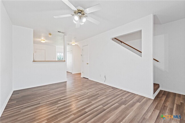 Foto del edificio - 3805 Woodrow Dr