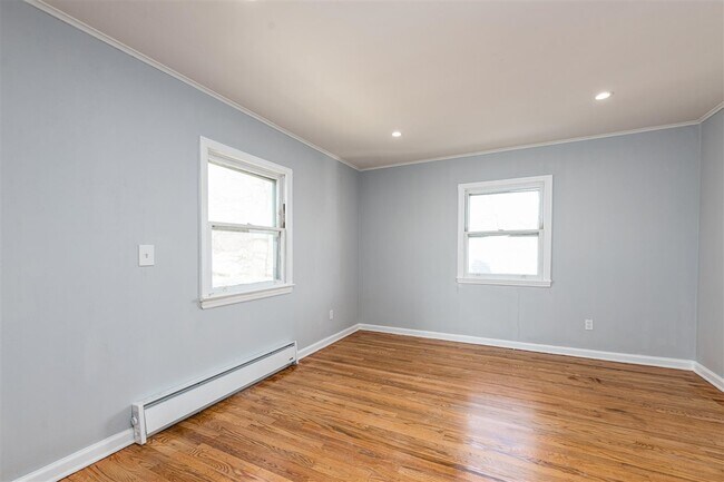 Foto del edificio - 156 Lower Main St