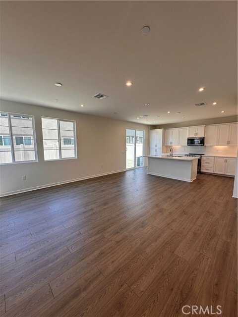 Foto del edificio - 16042 Esparza Ln