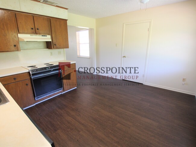 Foto del edificio - COMING SOON! 2 Bedroom 1 Bath Duplex in West Tyler!