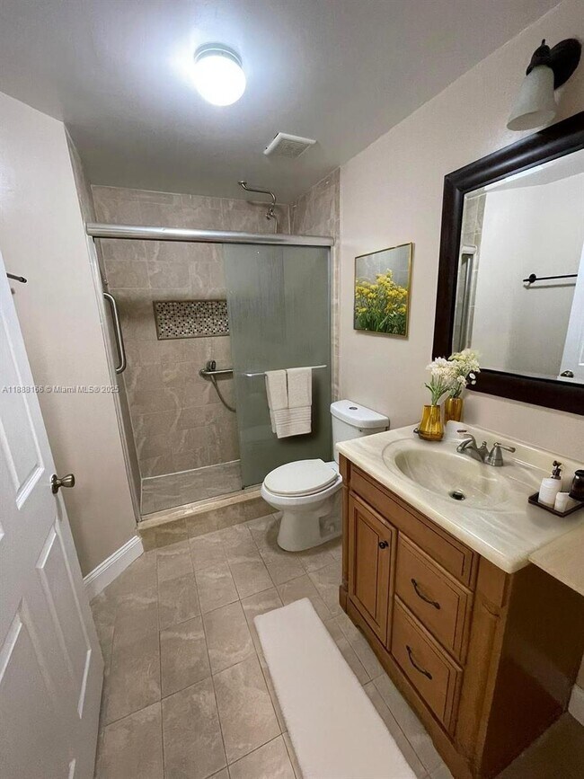 Foto del edificio - 18310 NW 68th Ave