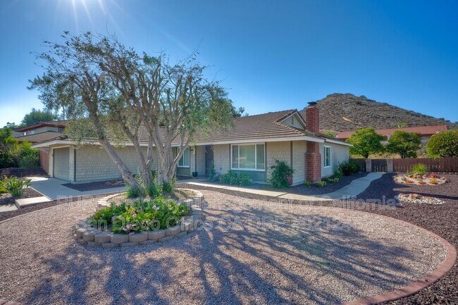 Building Photo - 12386 Fernando Dr