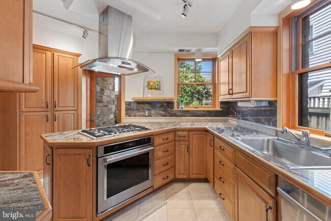 Building Photo - 5109 Fairglen Ln