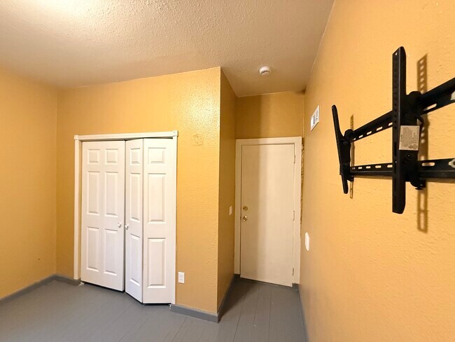 Building Photo - 3108 Oakland Ave