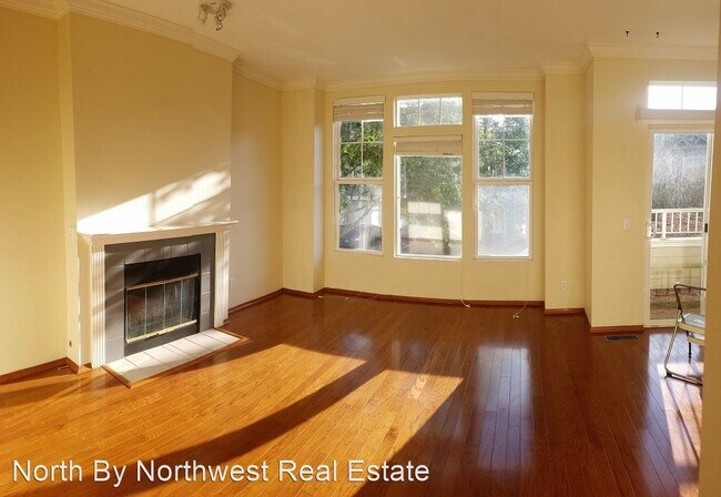 Foto del edificio - 2058 Newport Way NW