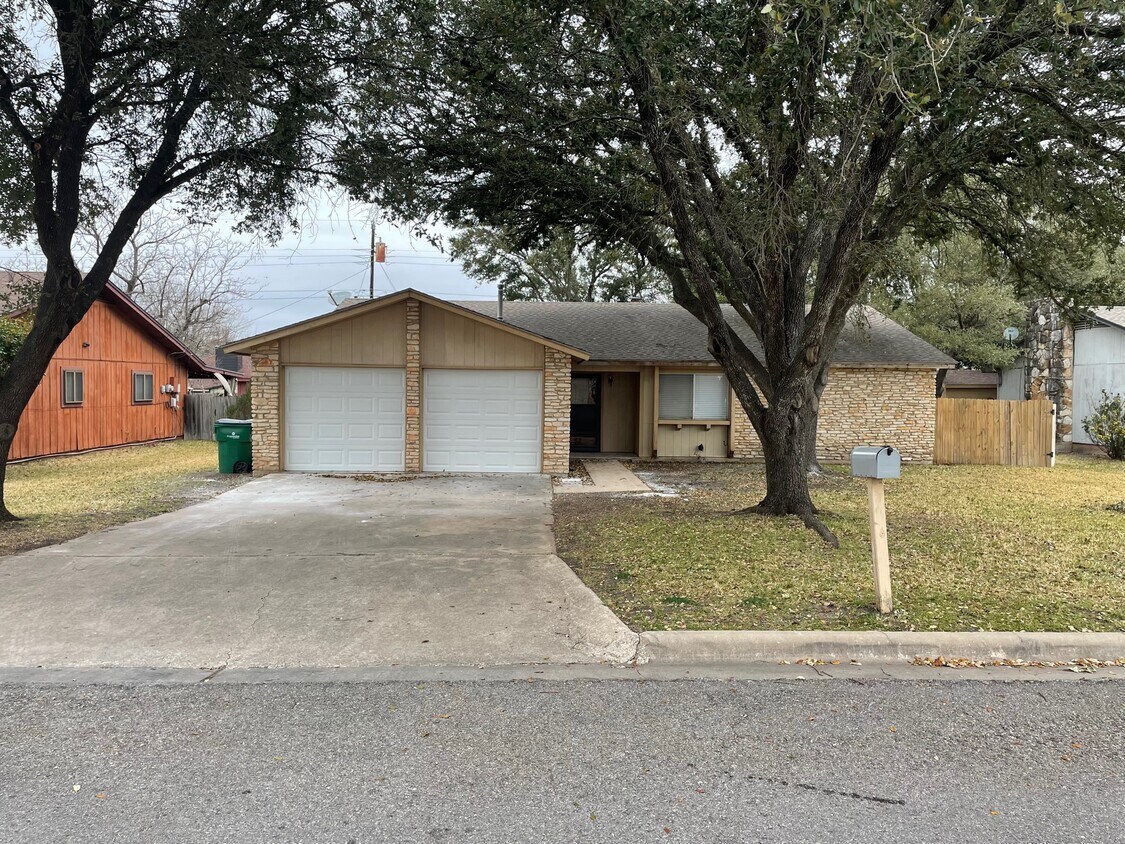 Primary Photo - 1404 Hillcrest Dr