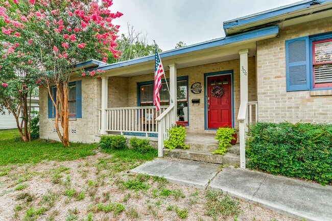 Foto del edificio - CHARMING 2-BEDROOM IN TERRELL HILLS