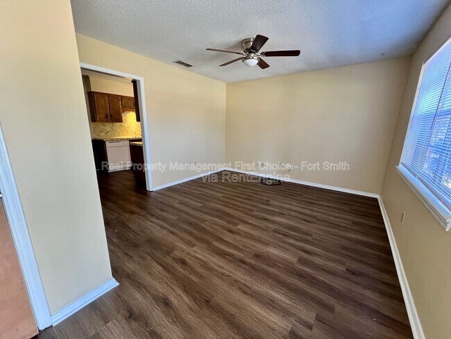 Building Photo - 1112 Tancred St