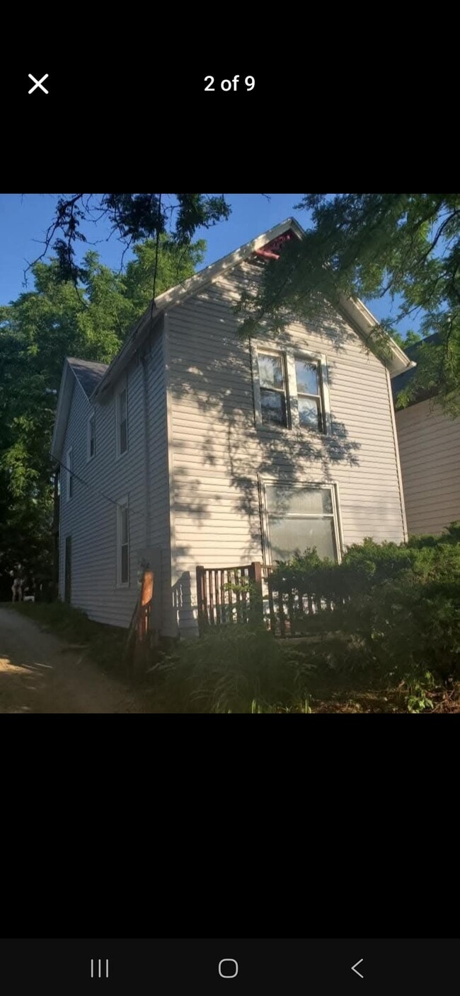 Building Photo - 1137 Williamson St