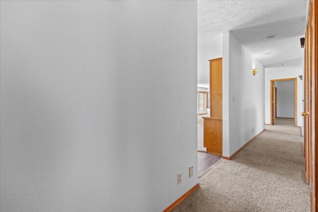 Foto del edificio - 634 Skyhawk Dr