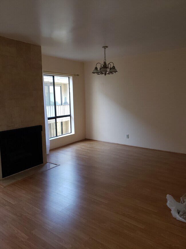 Building Photo - 1750 Camino Palmero St