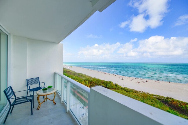 Building Photo - 5601 Collins Ave