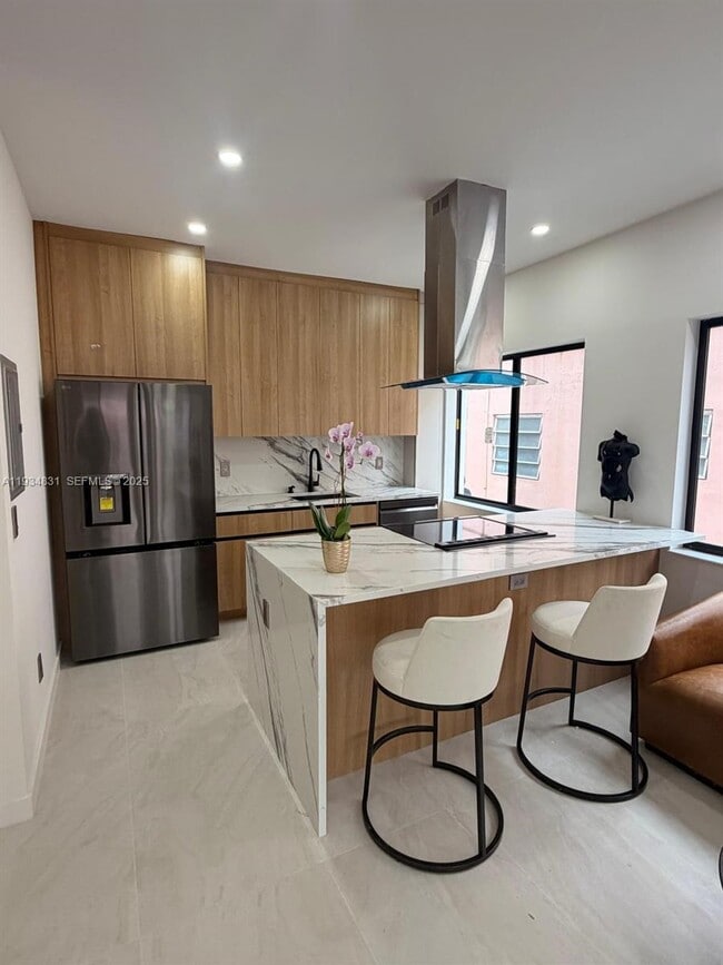 Foto del edificio - 2436 SW 7th St