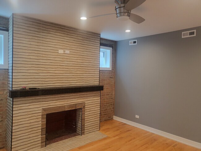 Foto del edificio - 6208 S Rhodes Ave