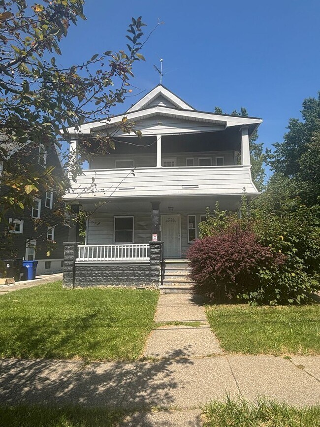 Building Photo - 11713 Griffing Ave