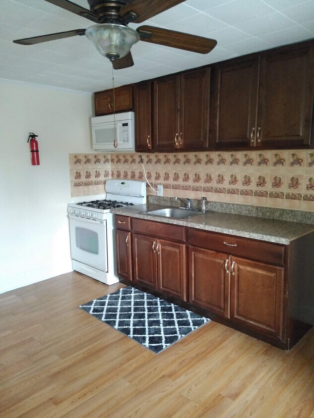 Cocina - 641 Roman Ave