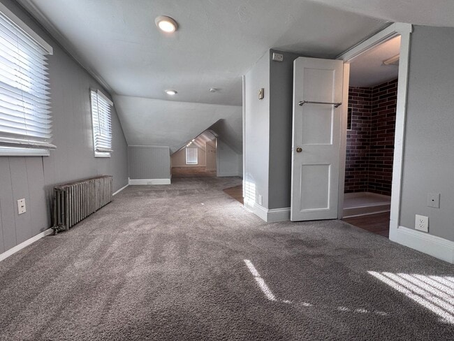 Building Photo - 202 N 5th St