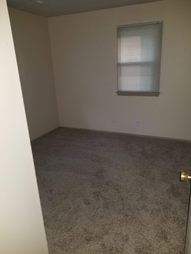 Bedroom - 1508 E Lake Ave