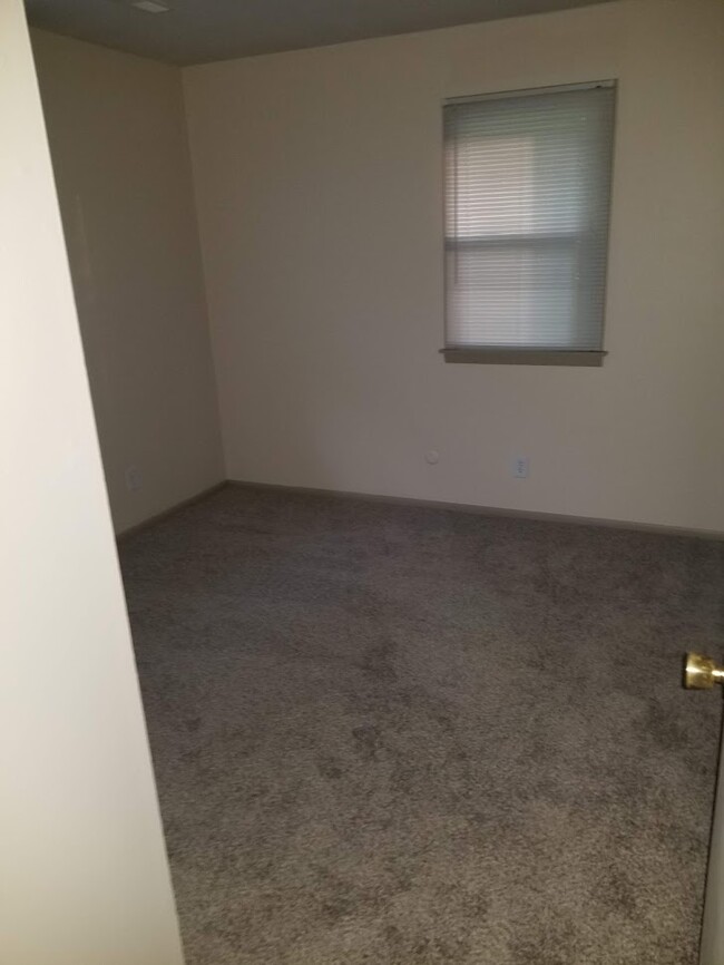 Bedroom - 1508 E Lake Ave