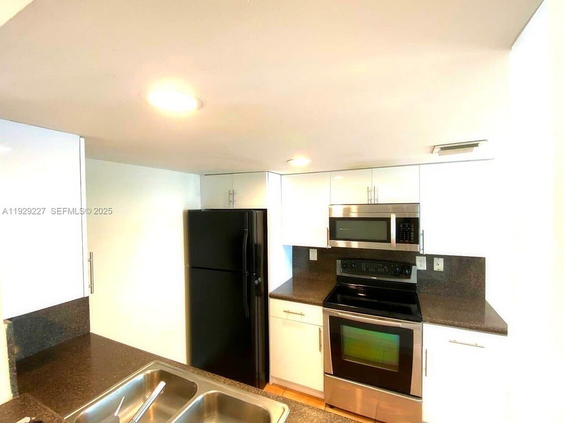 Foto principal - 4635 NW 97th Pl