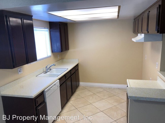 Building Photo - 3742-3758 Howard Ave