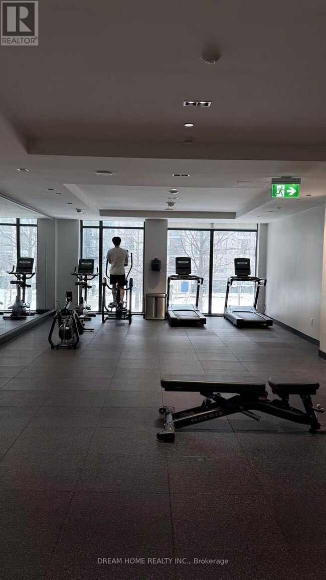 Building Photo - 65 Mutual St