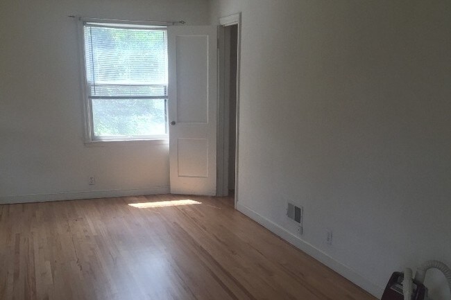 Large closets - 6220 W 34th St
