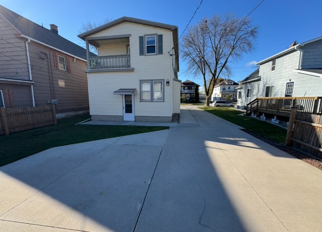 Foto del edificio - 2105A N 13th St