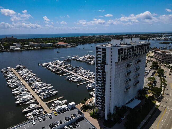 Foto del edificio - 400 N Flagler Dr