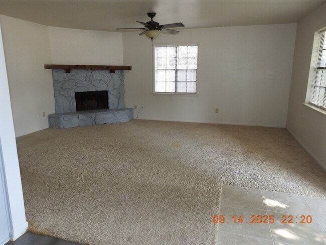 Foto del edificio - 34818 Lake Point Lk