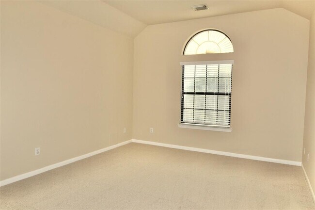 Building Photo - 2323 Bermuda Shores Dr